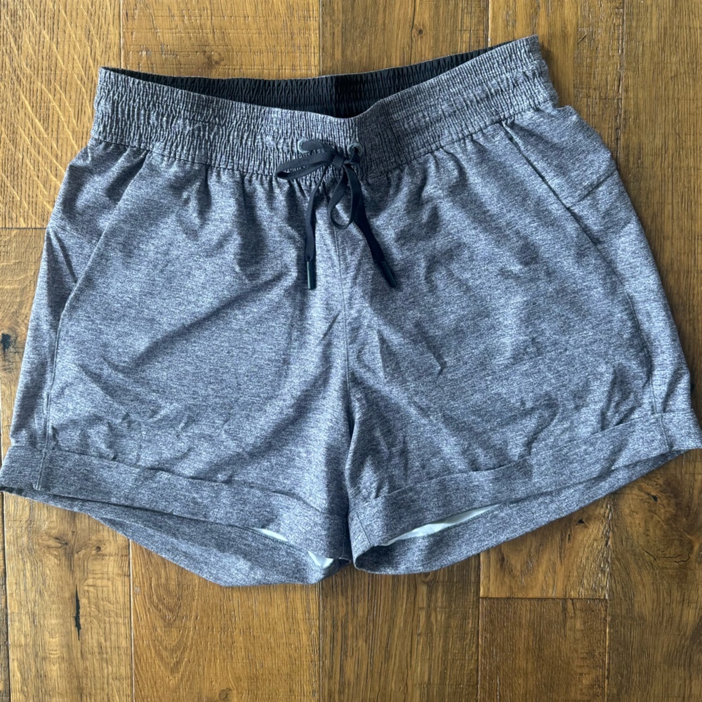 Lululemon short - Picture 2 of 3
